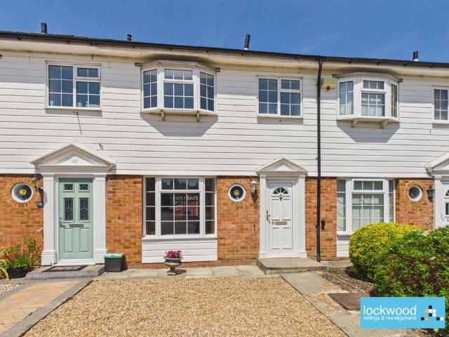 Garrick Close, Staines 3 bed terraced house to rent £1,875 pcm £433 pw