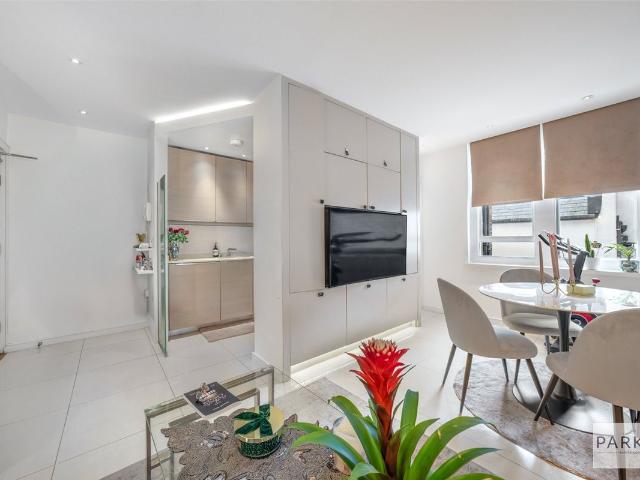 Garrick House, Carrington Street, London W1J, 1 bed flat to rent, £3,150 pcm | PrimeLocation