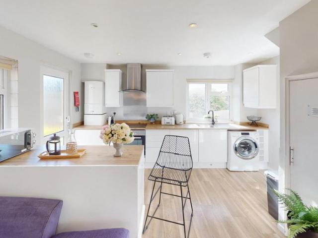 Garrick Road, Bath BA2 5 bed house to rent £854 pcm £197 pw