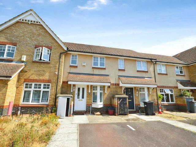 Garrison Close, Hounslow, TW4 2 bed terraced house to rent £1,850 pcm £427 pw