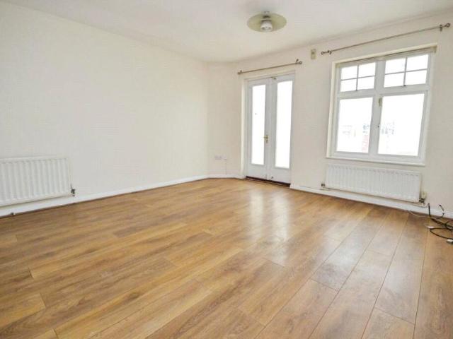 Garrison Close, Hounslow, TW4 5EZ