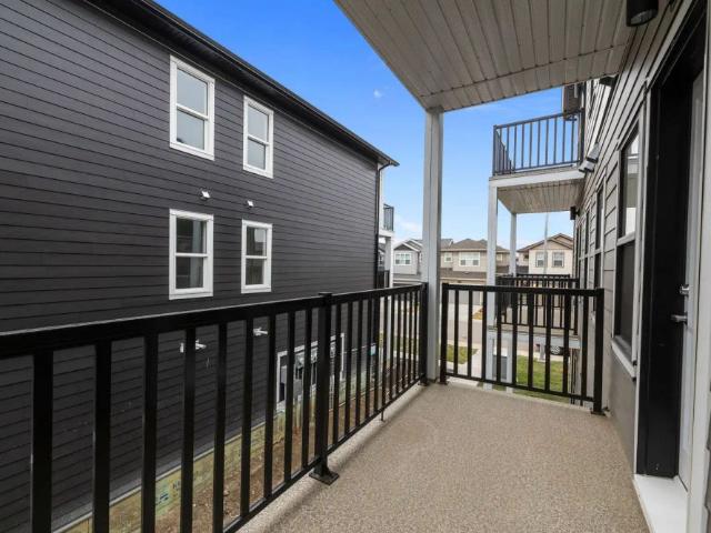 Garrison Green/Citadel — T3 2 Bed 2 Bath + Garage