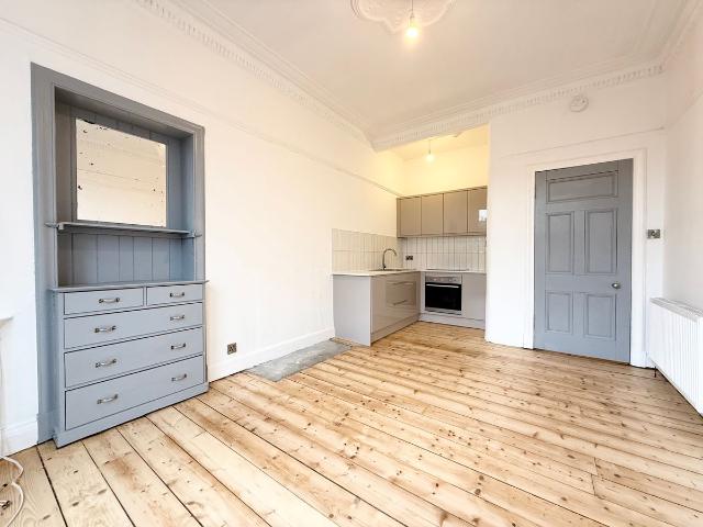 Garry Street, Glasgow G44, 1 bed flat to rent, £900 pcm | PrimeLocation