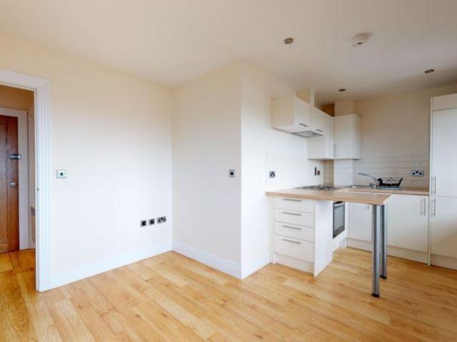 Garsington Road, Oxford 1 bed apartment to rent £1,225 pcm £283 pw