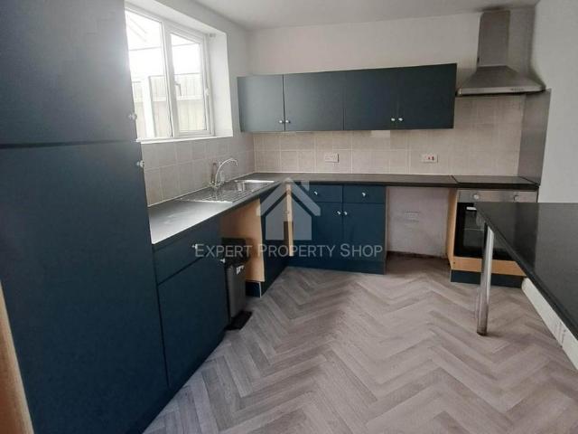 Garside Street, Worksop 3 bed semi detached house to rent £825 pcm £190 pw