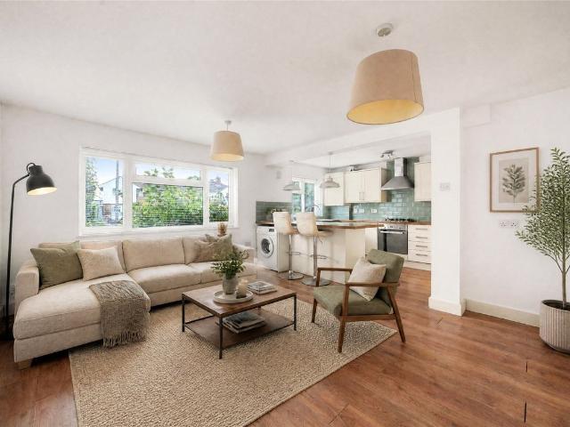 Garson Road, Esher, Surrey KT10, 2 bed flat to rent, £1,750 pcm | PrimeLocation