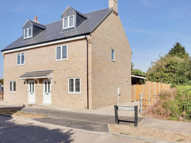 Garstones, Cambridge CB23 3 bed semi detached house to rent £1,500 pcm £346 pw