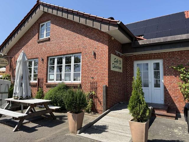 Gastlichkeit mit Eiderstedter Geschichte Beliebtes Café in Tetenbüll
