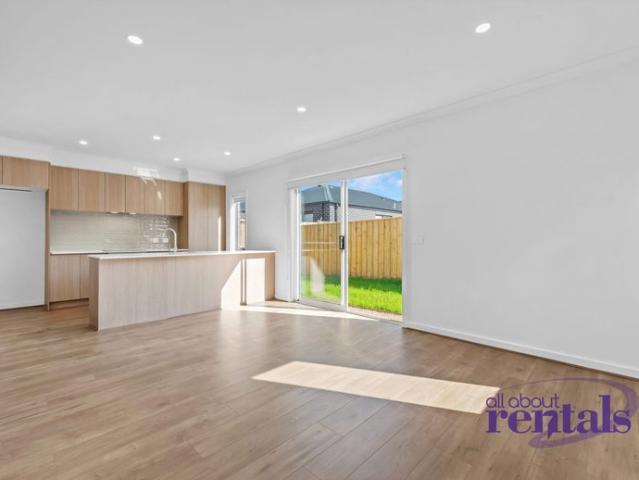 GAS, ELEC AND WATER INCLUDED | 1 x ROOM AVAILABLE WITH ENSUITE & SHARED AMENITIES