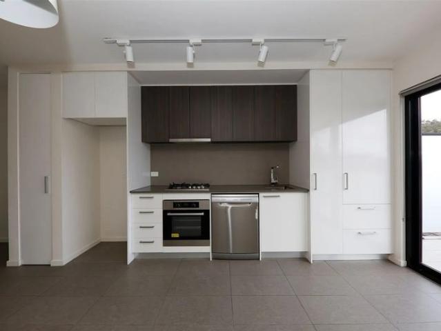 Gas included Modern top floor apartment