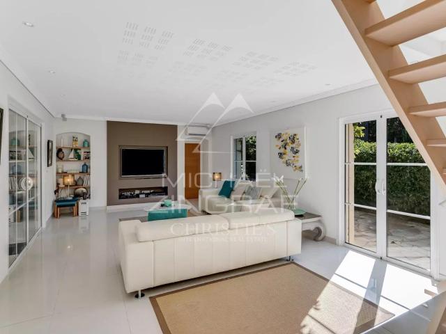 Gassin Proche Saint Tropez Propriété pleine de charme 200m² Gassin