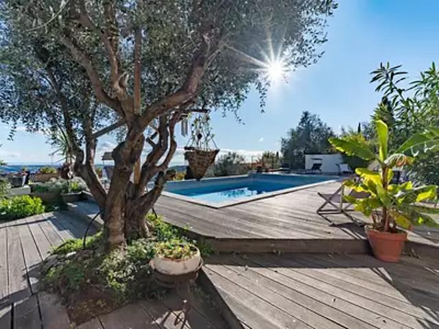 Gattières 06510 Achat / Vente maison 7 pièces t7 piscine