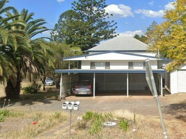 Gatton units Town centre !