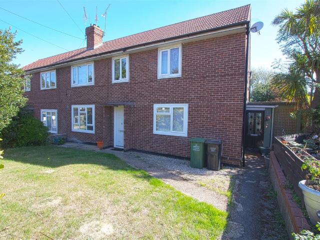 Gatwick View, Billericay CM12, 2 bed maisonette to rent, £1,500 pcm | PrimeLocation