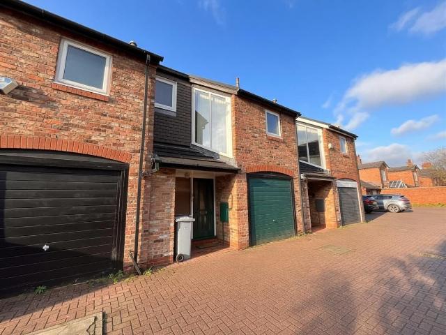 Gatcombe Mews, Wilmslow, Cheshire SK9, 3 bed property to rent, £1,750 pcm | PrimeLocation