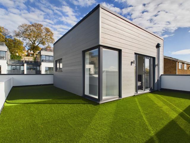 Gated Development, Five Bedrooms, Roof Terrace, Stunning Views