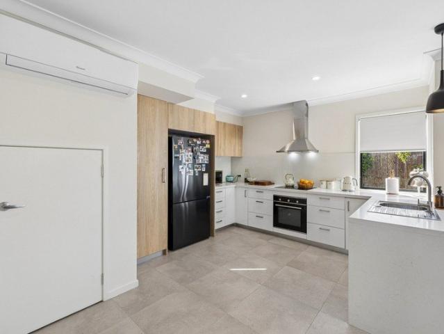 Gated Peace of Mind, 4 Bedrooms & Resort Facilities in Palm Views Estate