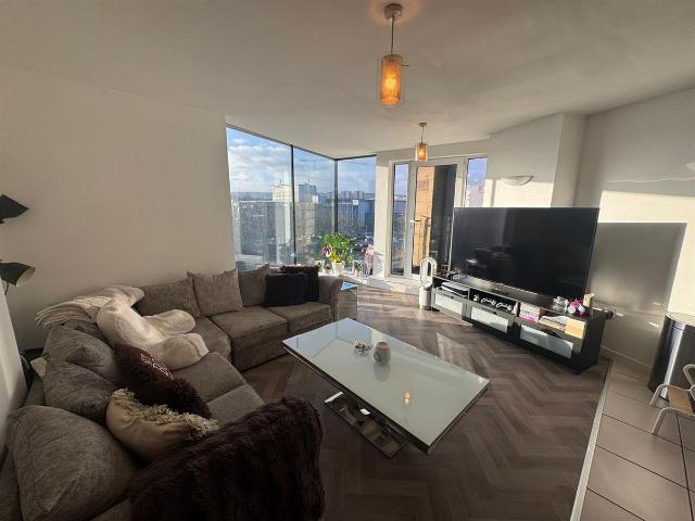 Gatehaus, Leeds Road, Bradford BD1, 2 bed flat to rent, £795 pcm | PrimeLocation