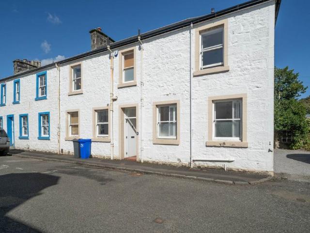 Gateside Place, Kilbarchan 3 bed cottage to rent £1,300 pcm £300 pw