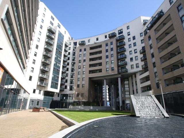 Gateway North, Crown Point Road, Leeds LS9, 2 bed flat to rent, £1,150 pcm | PrimeLocation