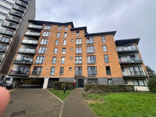 Gateway Court, 5 7 Parham Drive, Ilford, Essex IG2, 1 bed flat to rent, £1,500 pcm | PrimeLocation