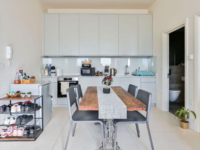 Gateway, Elephant And Castle, London SE17, 1 bed flat to rent, £2,300 pcm | PrimeLocation