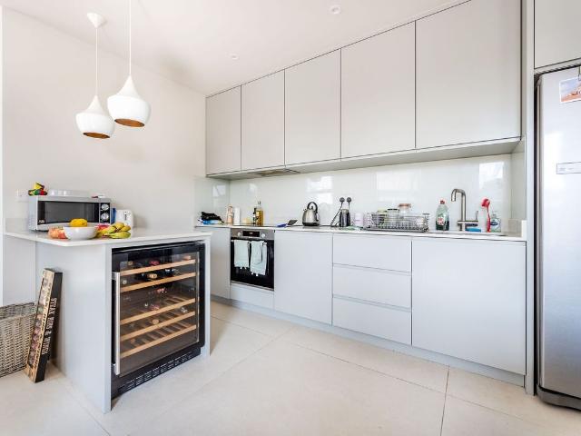Gateway, Walworth, London SE17, 3 bed flat to rent, £3,700 pcm | PrimeLocation