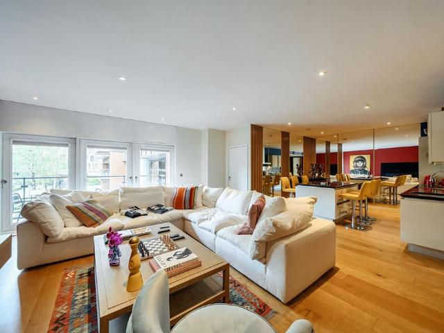Gatliff Road, Belgravia, London, SW1W 2 bed flat to rent £6,998 pcm £1,615 pw