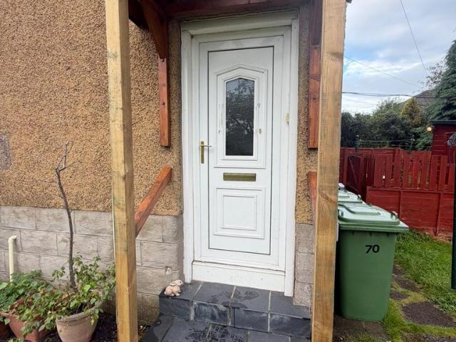 Gauldry Avenue, Glasgow, G52 3 bed flat to rent £925 pcm £213 pw