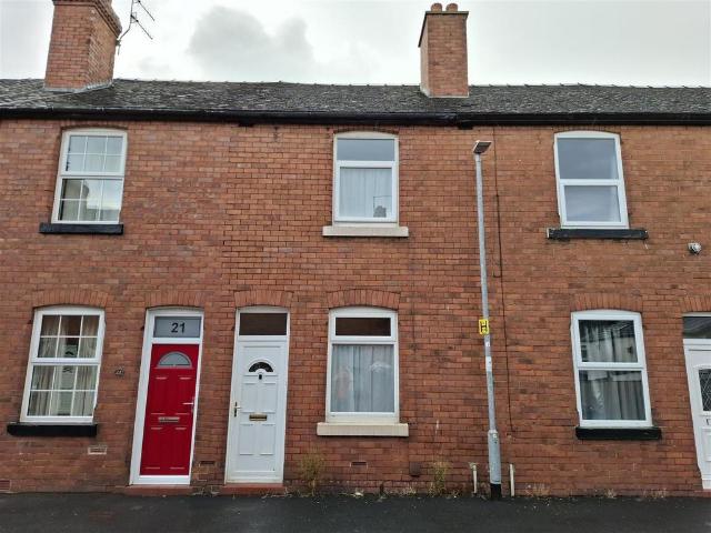 Gaunt Street, Leek 3 bed terraced house to rent £750 pcm £173 pw