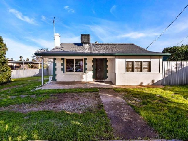 Gawler Road Gem with Space to Entertain