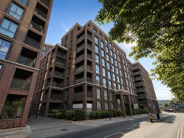 Gayton Road, London HA1 3 bed flat to rent £2,500 pcm £577 pw