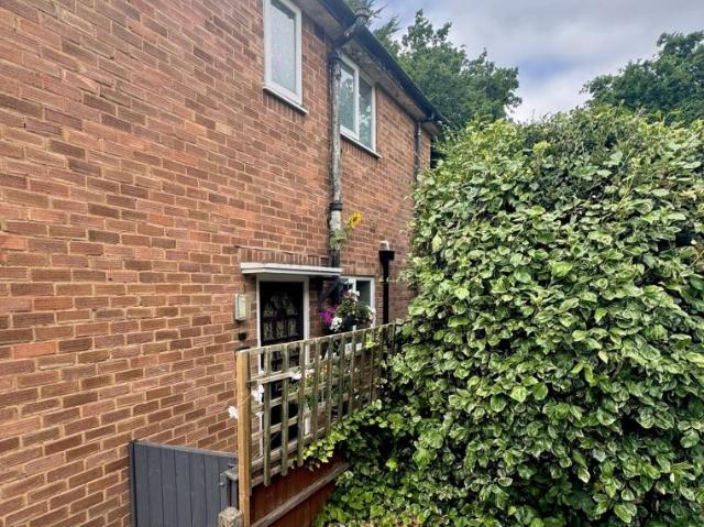 Gayhurst Drive, B25