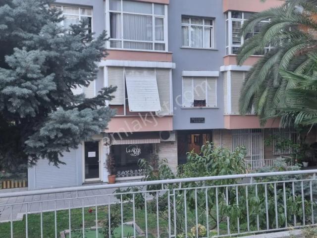 Gayrettepe, Fahri Gizden Sk. 3+1 Satılık Boş Daire
