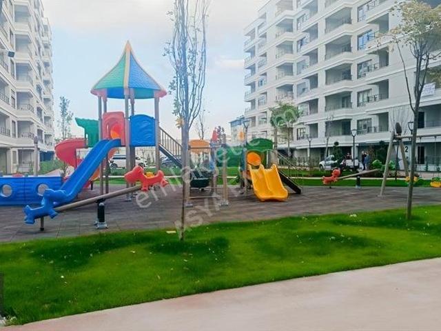Gazze Caddesinde Altınmavi Konutlarında Satılık 3+1 Bahçe Katı