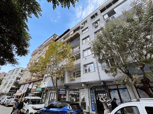 Gazcılarda Aile Apartmanında 2+1 90 M2 Kombili toki Karşısı
