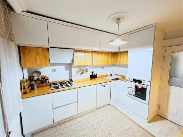 Gazeller Cad.üzeri 4+1 230 M2 Full Yapılı Teraslı Ferah Daire