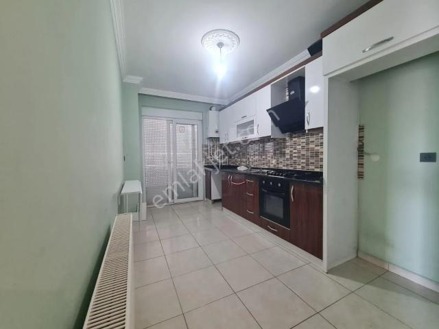 Gazi Mah.tramvaya Yakın 3.kat 3+1 140 M²cam Balkonlu Cadde Üstü