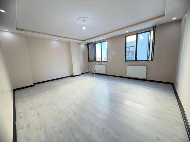 Gazi Mh Kıbrıs Caddesi'nde 2+1 4 yaş Asansörlü 110m2 Lüx Daire