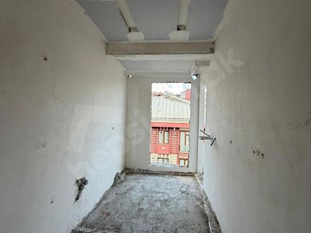 GAZİOSMANPAŞA ŞEMSİPAŞA MAHALLESİNDE 3.KAT 2+1 SATILIK DAİRE