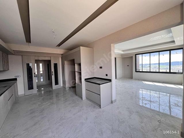 GAZİANTEP ERİKÇEDE ORMAN MANZARALI SATILIK LÜKS 4,5+1 DAİRE