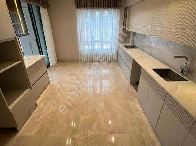 Gaziantep Şehitkamil İbrahimli Satılık 210 M2 3+1 Daire