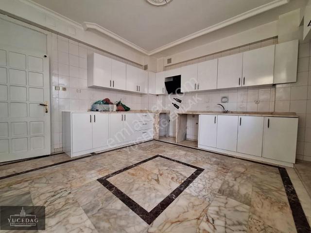 Gaziantep Fevzi Çakmak Bulvarı'nda 4+1 Kiralık Daire.