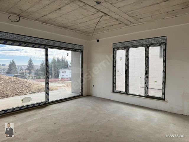 Gaziantep Kızılhisarda Satılık Site İçi 6+1 3 Katlı Villa