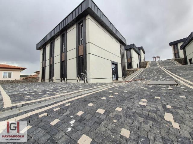 Gaziantep Oguzeli Körkün Mimarsinanda Site İci Satılık 4+1 Villa
