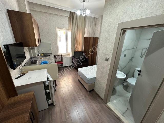 Gaziantep Üni. Yakınında Memur Binasında 1+0 Temiz Eşyalı Daire