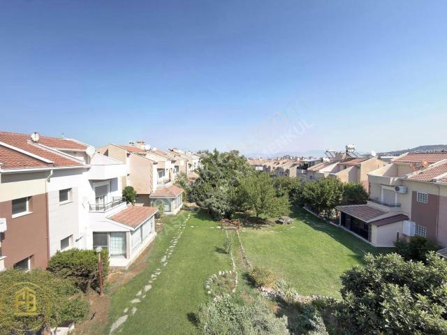 Gaziemir Yeşilvadi Sitesinde Satılık 4+1 Villa
