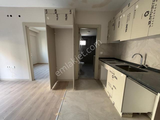 Gaziemir Aktepe Biva Docs Site İçinde Havuzlu Satılık 1+1 Daire