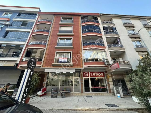 Gaziemir Atıfbey Mahallesi 3+1 Satılık Daire