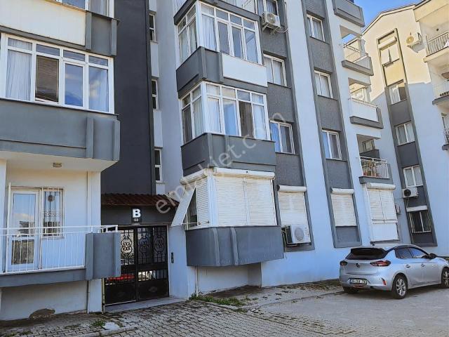 Gaziemir Beyazevler'de Muhteşem Konumlu Satılık 3+1 Daire